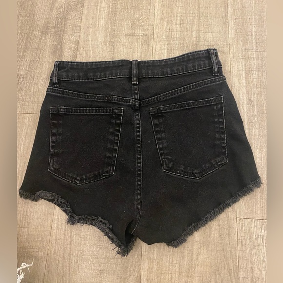 Zara Jean Shorts - Picture 3 of 4